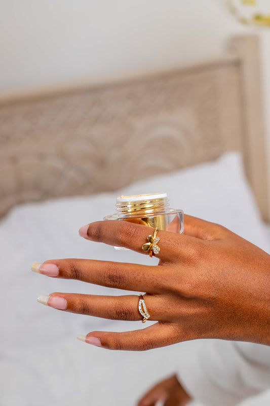 Decoding Nail Discoloration: Understanding the Causes and Solutions for Nail Color Changes with Jada